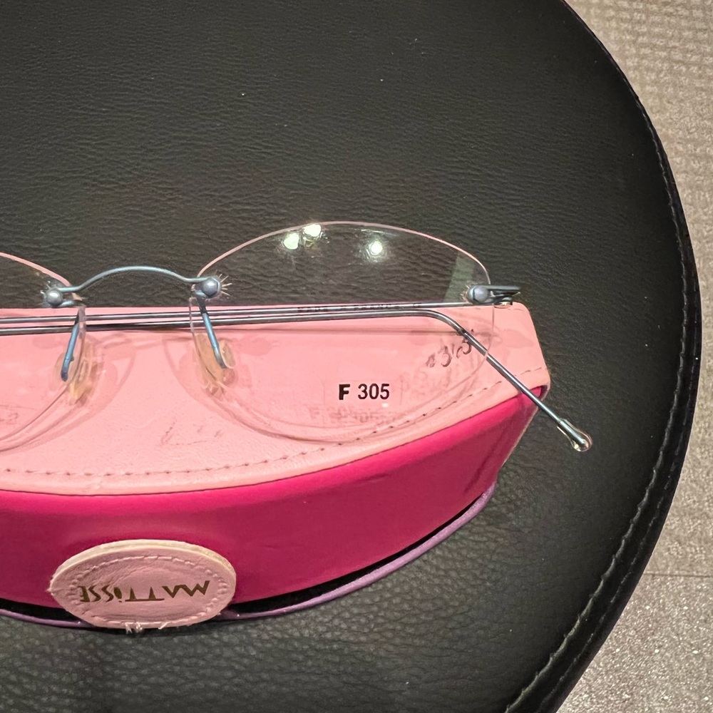 MÍNIMA FULL RIMLESS TITANIUM LIGHTWEIGHT EYEWEAR